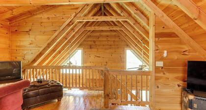 Pet-friendly Ellijay Vacation Rental w/ Hot Tub!