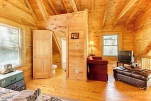 House (2 Bedrooms) | Interior