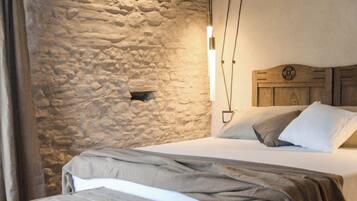 Deluxe Double or Twin Room, Garden View | 1 bedroom, premium bedding, down comforters, memory foam beds