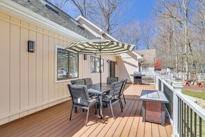 House (3 Bedrooms) | Front of property - Spacious Retreat 7 Mi to Tobyhanna State Park! (Tobyhanna)