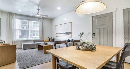 Sleek Vineyard Condo w/ Access to Community Pools