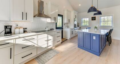 Pet-friendly Lake Norman Retreat w/ Deck & Grill