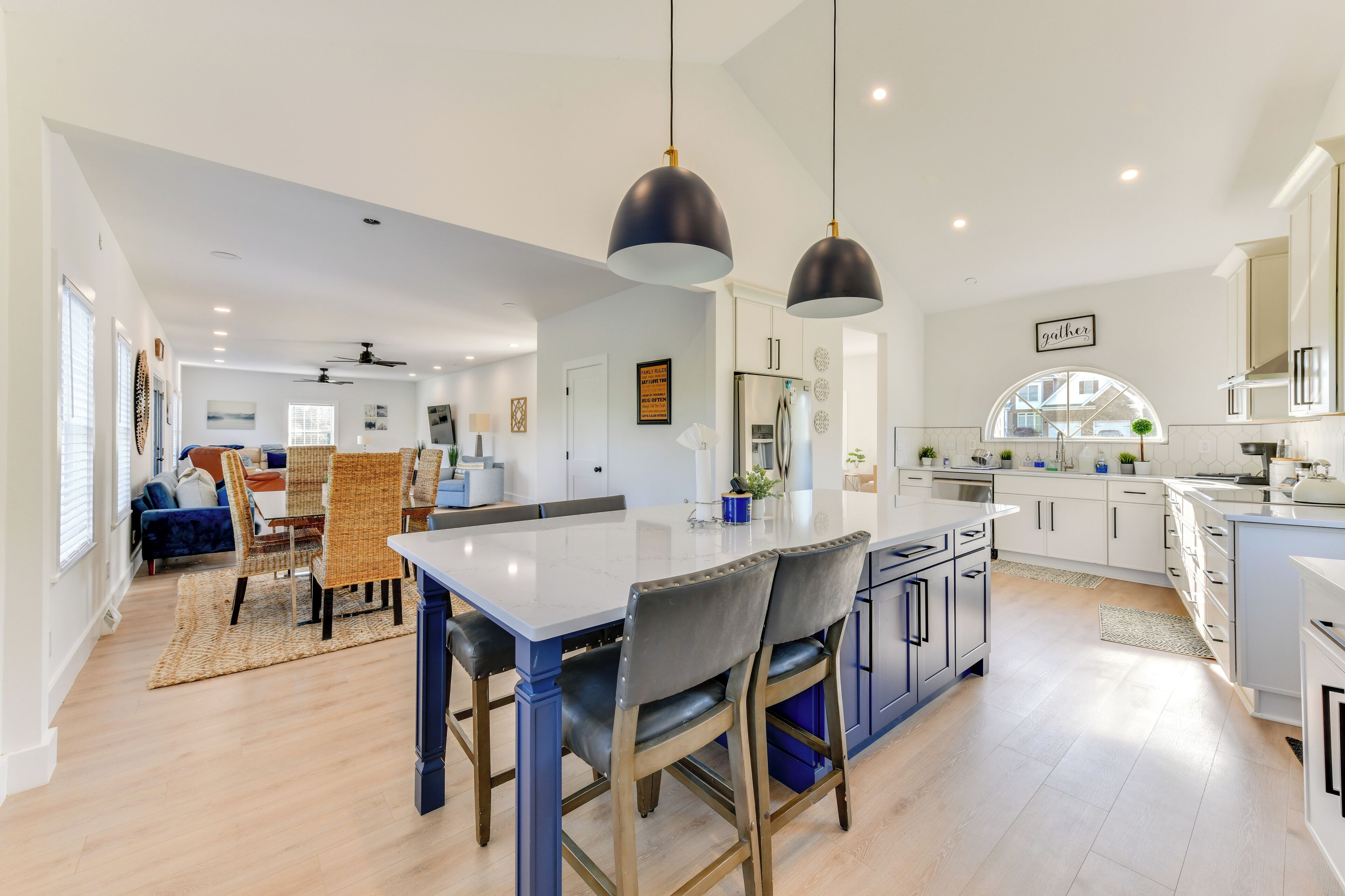 House (5 Bedrooms) | Interior
