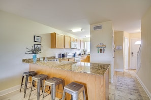 Apartment (2 Bedrooms) | Interior - Airy Biloxi Condo w/ Patio: Walk to Beach! (Biloxi)