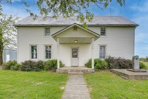 House (4 Bedrooms) | Front of property