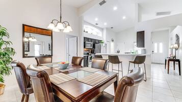 House (4 Bedrooms) | Interior