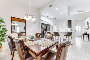 House (4 Bedrooms) | Interior