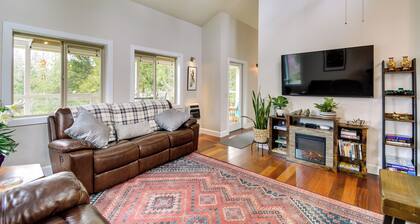Port Townsend Home: Spacious Yard & Mountain Views