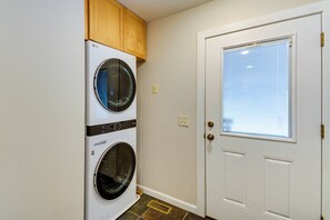 House (4 Bedrooms) | Interior - Port Townsend Home: Spacious Yard & Mountain Views (Port Townsend)