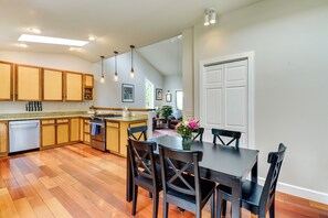 House (4 Bedrooms) | Interior - Port Townsend Home: Spacious Yard & Mountain Views (Port Townsend)