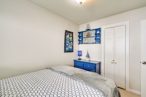 House (4 Bedrooms) | Interior - Port Townsend Home: Spacious Yard & Mountain Views (Port Townsend)