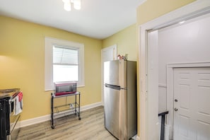 House (2 Bedrooms) | Interior - 1925 Bungalow-style Home ~ 2 Mi to Downtown Indy! (Indianapolis)