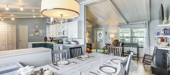 Lake Marion Home: Kayaks, Dock, Waterfront Fun!