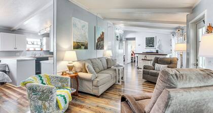 Lake Marion Home: Kayaks, Dock, Waterfront Fun!