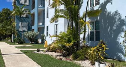 Relax at Bahía Real – Poolside Balcony Escape