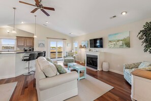 TV, DVD player - Bay Dream Believer: Soundfront | Shared Pool (Kill Devil Hills)