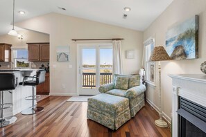 TV, DVD player - Bay Dream Believer: Soundfront | Shared Pool (Kill Devil Hills)