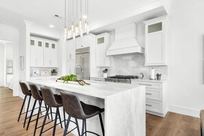 Fridge, microwave, oven, stovetop - ⭐Stunning Luxury Family Friendly Home-Private Pool-Sound Views, Multiple Balconi (Navarre Beach)