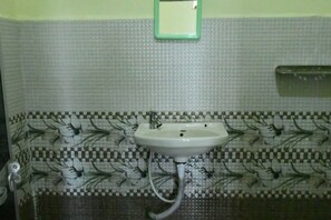 Shower, rainfall showerhead, towels, soap