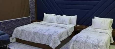Quarto triplo luxo | 1 quarto, Wi-Fi de cortesia