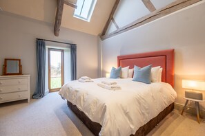 4 bedrooms, iron/ironing board, internet, bed sheets - Mill Hill, Tittleshall, Norfolk (Wells-next-the-Sea)