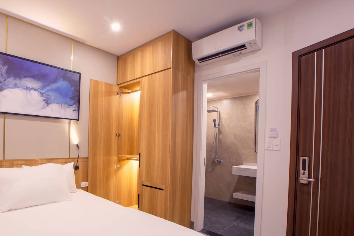 Habitació doble bàsica, vistes a la ciutat | Escriptori, wifi gratuïta, decoració individual i mobiliari individual 