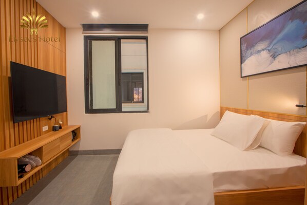 Basic Double Room, City View | Individually decorated, individually furnished, desk, free WiFi