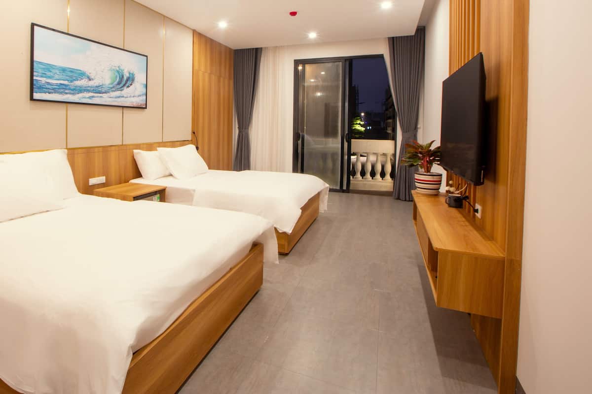 Suite de luxe, vistes a la ciutat | Escriptori, wifi gratuïta, decoració individual i mobiliari individual 