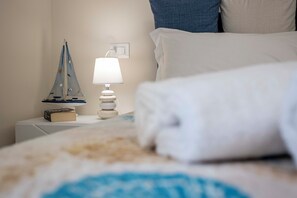 2 bedrooms, free WiFi, bed sheets - 
Entire apartment for six people in the heart of Tropea (Tropea)