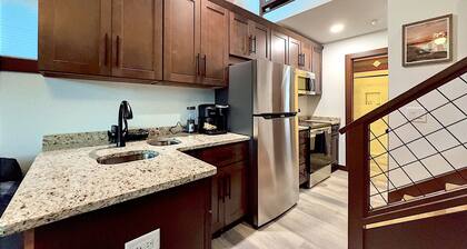 Brand New! Lake Chatuge Tiny Home in the Heart of Hiawassee