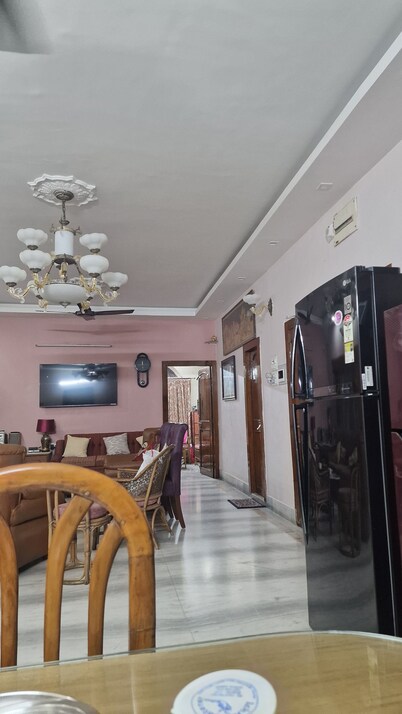 Cosy, Comfortable, safe stay at an affordable rate in Kolkata #2
