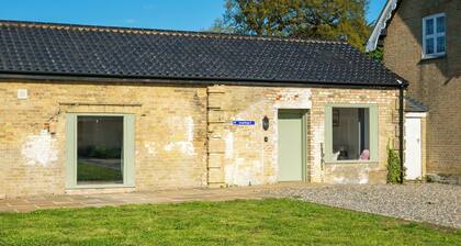Long Range 2, Henham Park Nr Southwold, Unique Suffolk country getaway with Lake Views