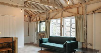 1 Henham Barns, Henham Park, Nr Southwold, Suffolk NR34 8AQ, Oak framed style oasis in Country Suffo