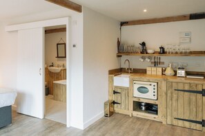 Fridge, oven, stovetop, coffee/tea maker - 2 Henham Barns, Henham Park nr Southwold, Suffolk, NR34 8AQ, Perfectly formed getaway in the Suffolk (Beccles)