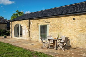 Outdoor dining - Long Range 1, Henham Park Nr Southwold (Beccles)