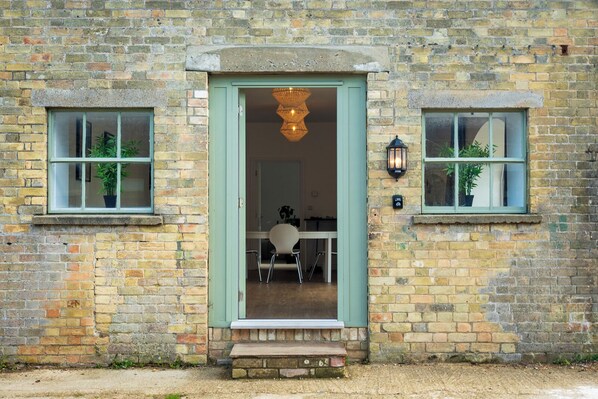 تفاصيل الفندق من الخارج