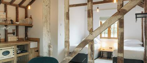 1 bedroom, travel cot, WiFi, bed sheets