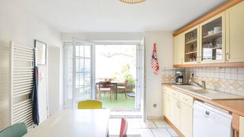 Réfrigérateur, micro-ondes, four, lave-vaisselle