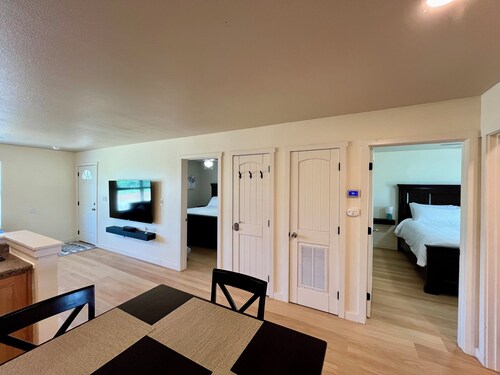 NEW! 2 King Beds, Clean, Close to Casinos. Safe and Quiet!