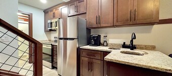 Tiny Home on Lake Chatuge in Downtown Hiawassee! BRAND NEW!