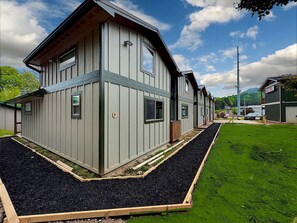 Exterior - Tiny Home on Lake Chatuge in Downtown Hiawassee! BRAND NEW! (Hiawassee)