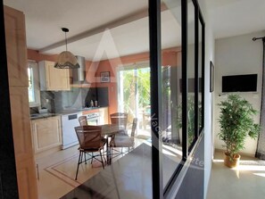 Frigorifero, microonde, forno, lavastoviglie