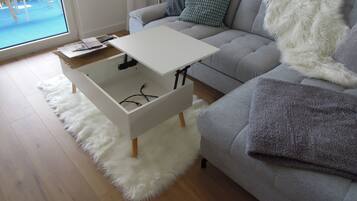 Smart TV, fireplace, video library, stereo