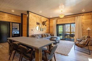 Televisio, videopelejä, pöytäjalkapallopöytä