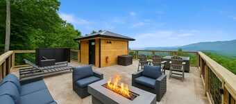 Skyscraper Chalet | Rooftop Pool | Ober Mountain Views