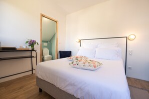 Comfort Single Room, Ensuite (Pointière)