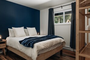 3 bedrooms, travel cot, WiFi, bed sheets