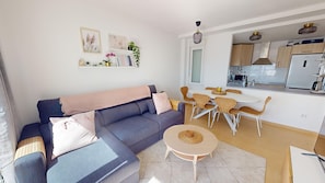 TV - Penthouse Terrazas - An MHR Property (Roldan)