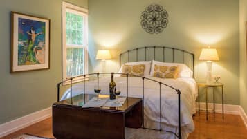 3 slaapkamers, een strijkplank/strijkijzer, reisbedje, wifi