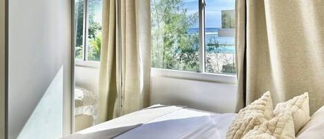 1 habitación, tabla de planchar con plancha, wifi gratis y ropa de cama